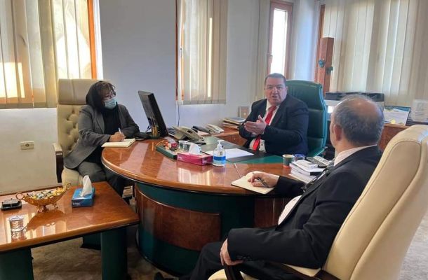 العمل والتأهيل تُحيل كشوفات بأسماء العاملين الذين لم يتقاضوا مرتباتهم