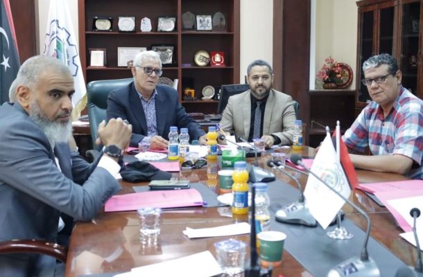"أبوجناح" يبحث حلحلة المشكلة المتعلقة بمركز علاج أمراض القلب ومركز غسيل الكلى بمدينة مصراتة