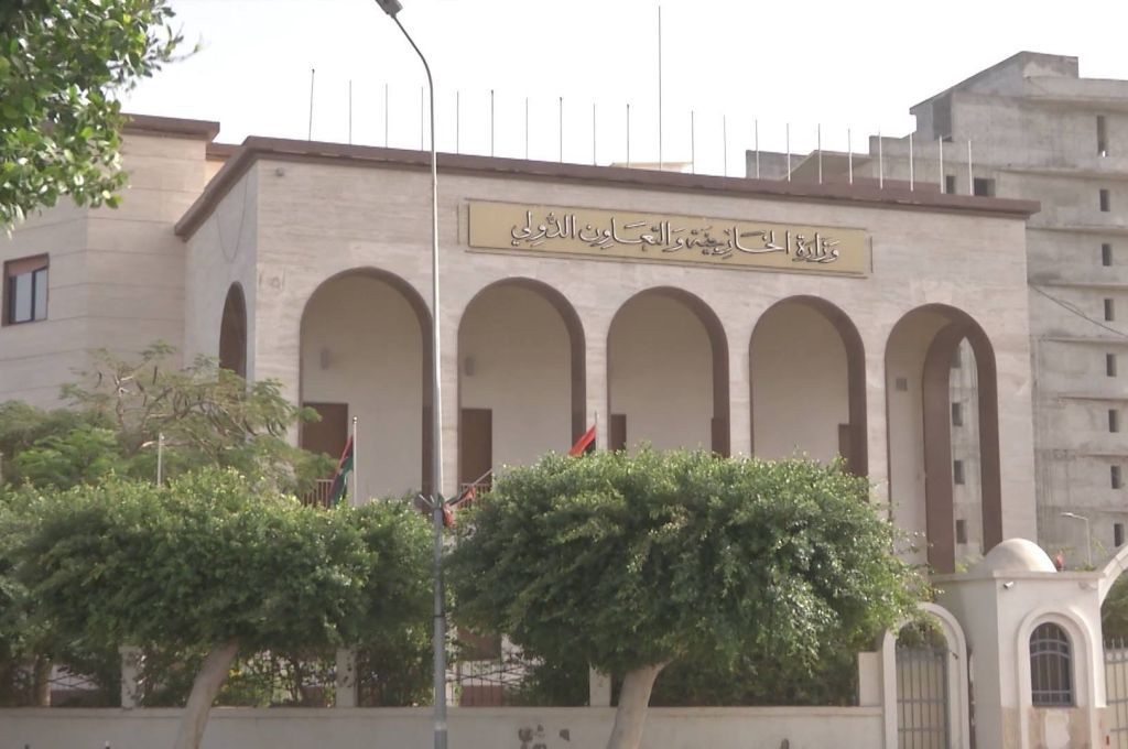 بوزريبة يشدد على زيادة التأمين للمنافذ بالمنطقة الشرقية