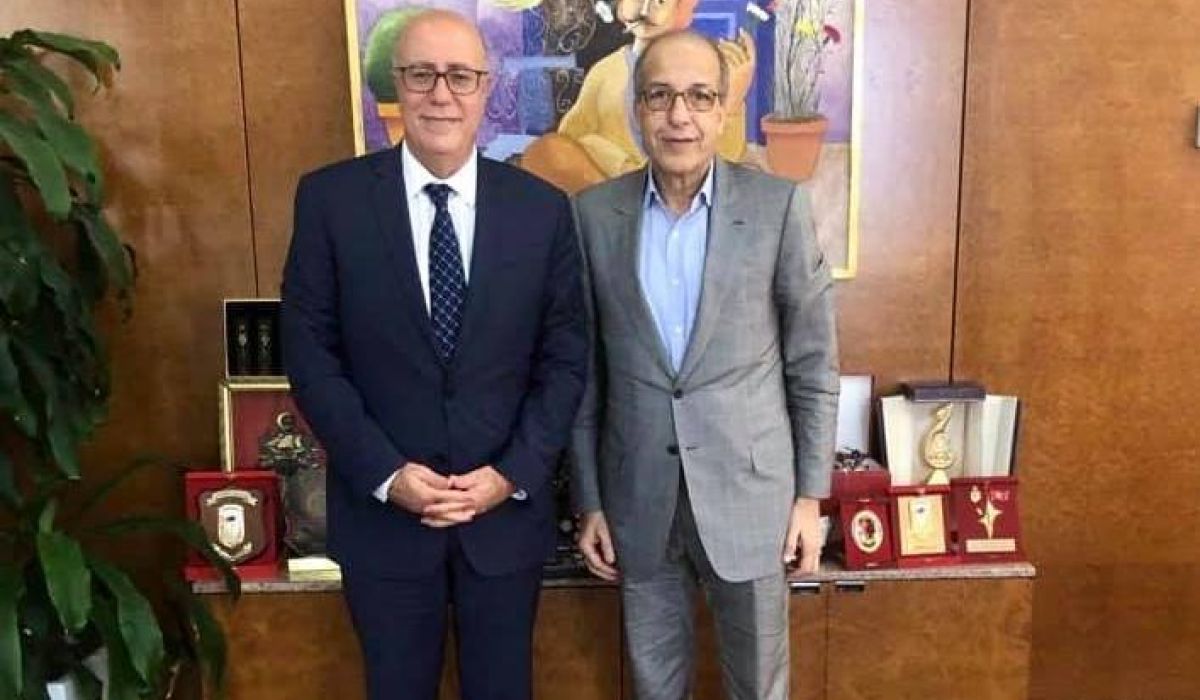 أفريكا أنتليجنس: "الكبير" يمنح زوجة نظيره التونسي مقعداً بمجلس إدارة أحد المصارف التابعة للمركزي