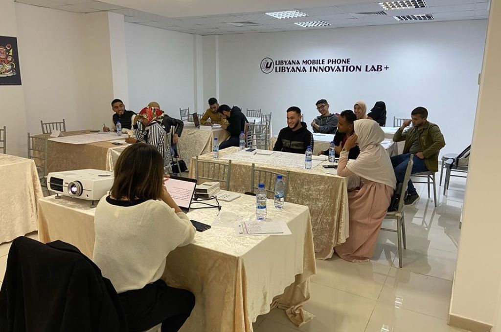 "الطبيب" يؤكد عودة الملاحة الجوية بمطار معيتيقة