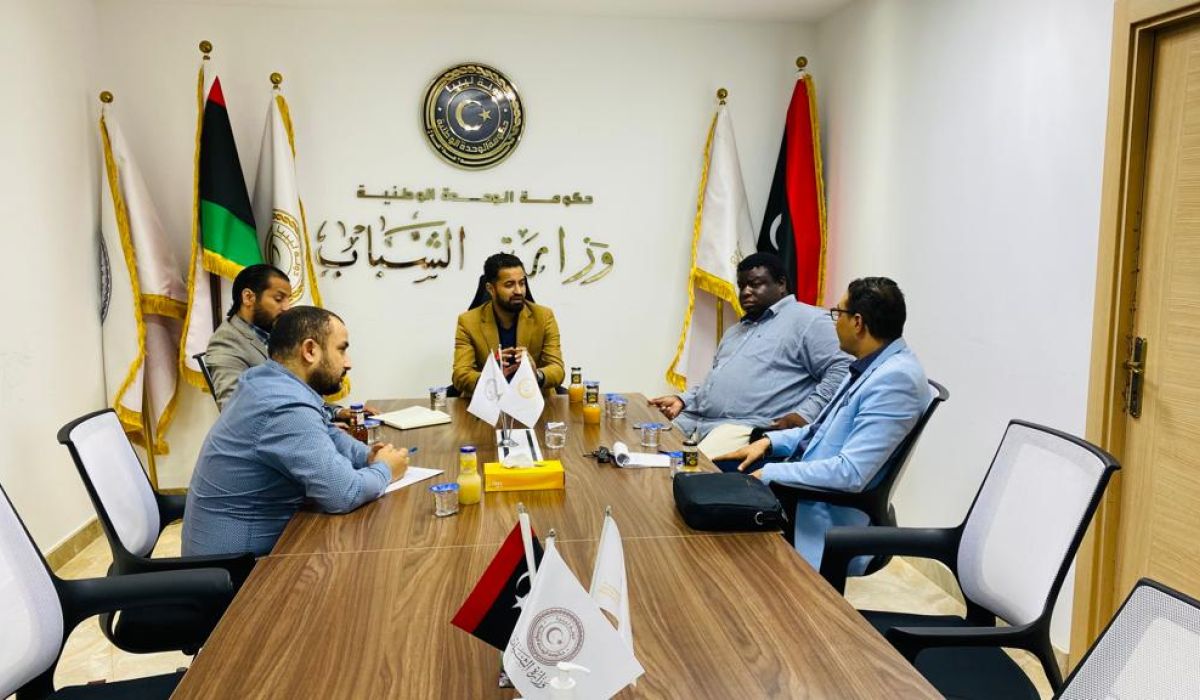 "الأحجل" يبحث مع وكيل وزارة الشباب توفير برامج التدريب ومساعدة رواد الأعمال الشباب