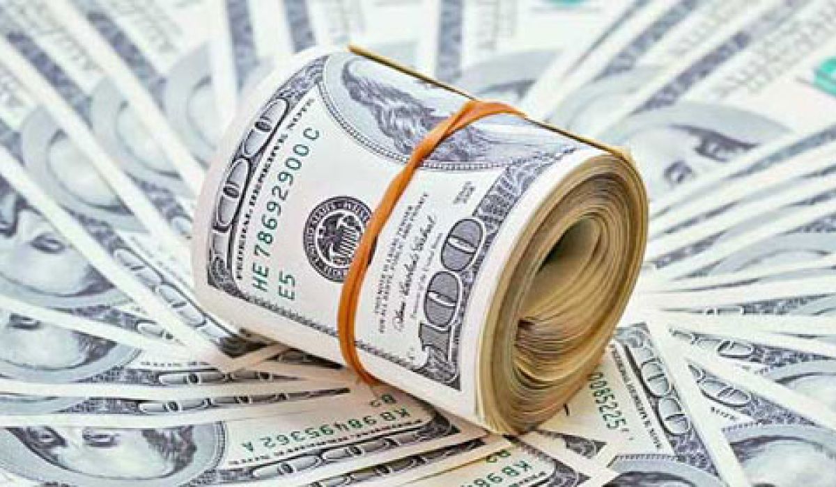 الدولار يسجل انخفاضا جديدا مع بداية معاملات الاحد
