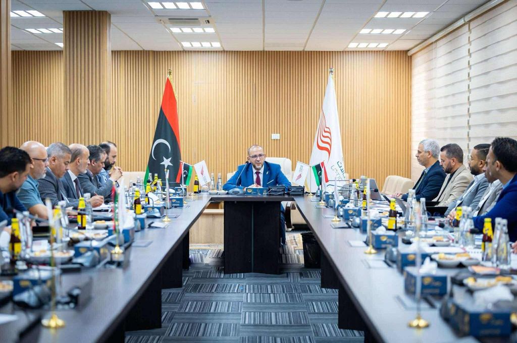 خاص..المصرف المركزي يطمئن المواطنين بأن السيولة متوفرة ولازالت الشحنات تتوافد لادارات الاصدار تباعاً