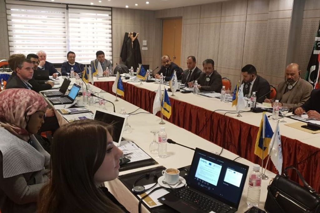 الوطنية للنفط: تعرض مبنى شركة أكاكوس النفطية بطرابلس لضربة جوية