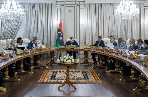 اجتماع لمناقشة كافة المراحل المنجزة ضمن المبادرة وتقارير غرفة متابعة تنفيذ المبادرة بوزارة الشباب