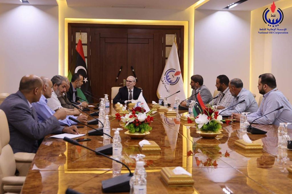 مقر مجلس النواب بطبرق يتعرض للاقتحام من قبل عدد من المتظاهرين