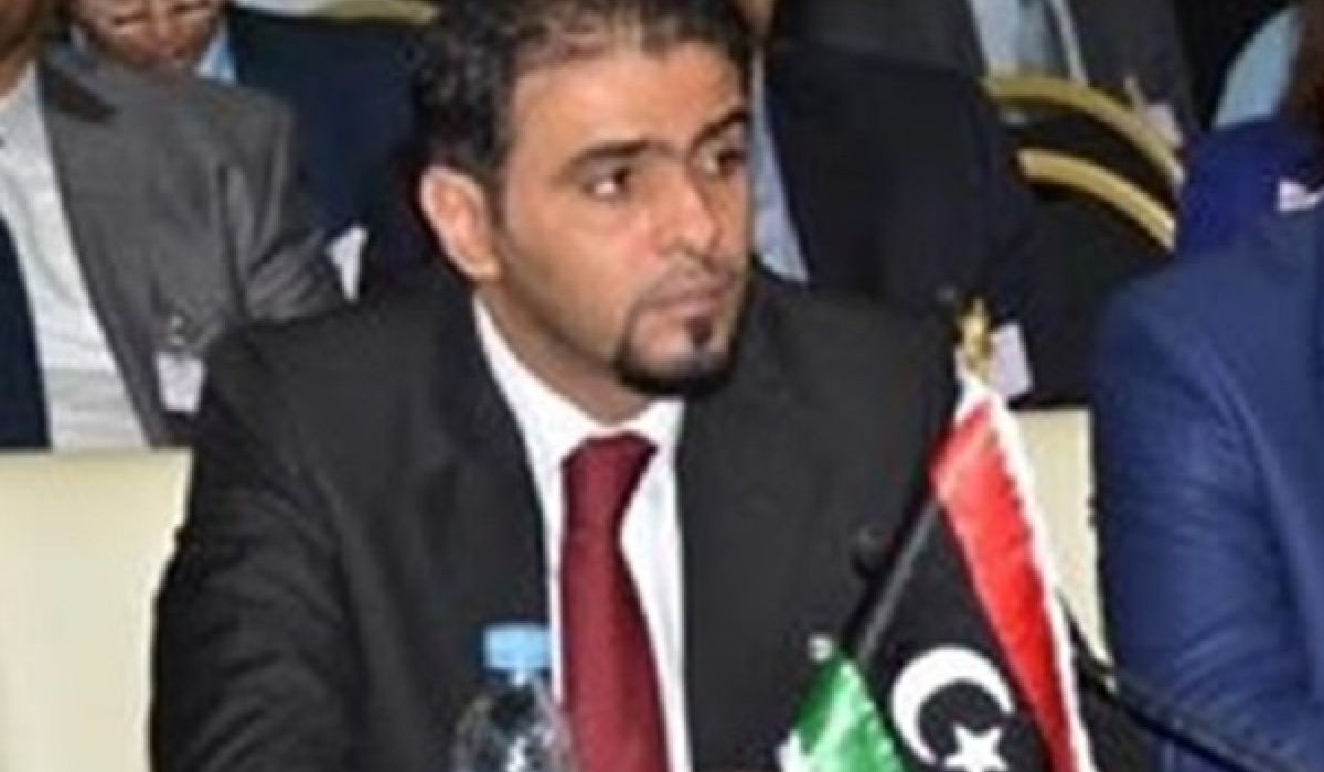 وزير مالية الوفاق يصل القاهرة للمشاركة في مؤتمر أفريقيا 2017