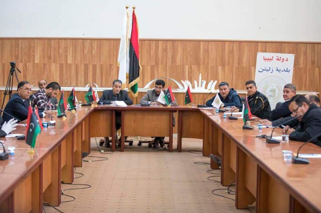 مركزي بنغازي يُوقف صرف وقبول الإيداعات بالعملة الورقية في المصارف التجارية