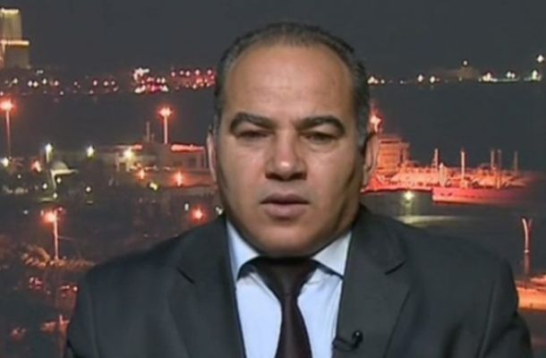 الجديد: استمرار الاقتتال قد يجبر المصرف المركزي على زيادة الرسوم على بيع النقد الأجنبي بدل تخفيضها