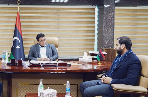 خلال اجتماعه مع السفير التركي لدى ليبيا.. القطراني يؤكد على ضرورة تعزيز التعاون المشترك بين البلدين والمساهمة الفعلية في إعادة الإعمار