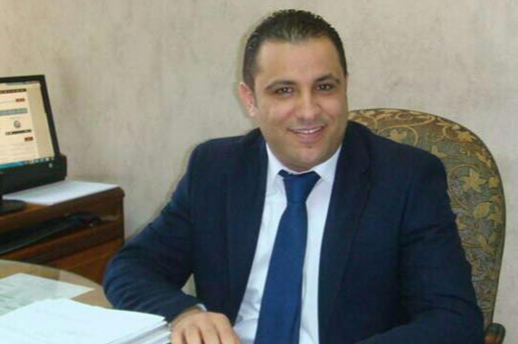 رئيس اللجنة العليا لعودة النازحين يطالب الرئاسي بتخصيص 1000 دينار للعائلات النازحة