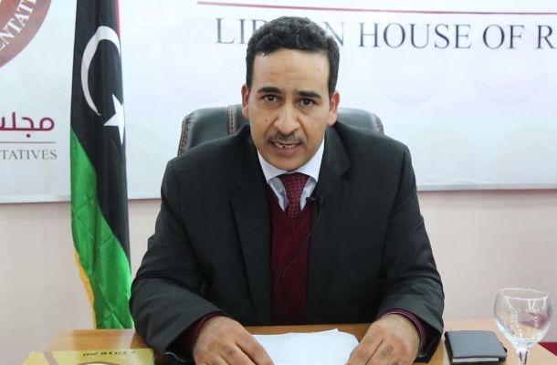 إصابة 24 مهاجراً بإطلاق نار من قبل مهربي البشر ببني وليد