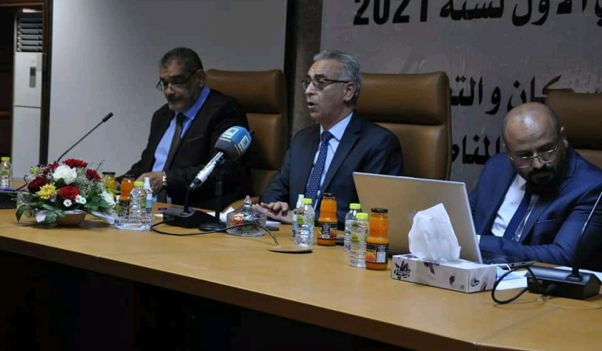 وزير الإسكان والتعمير يناقش مع مراقبي الإسكان جملة من المواضيع