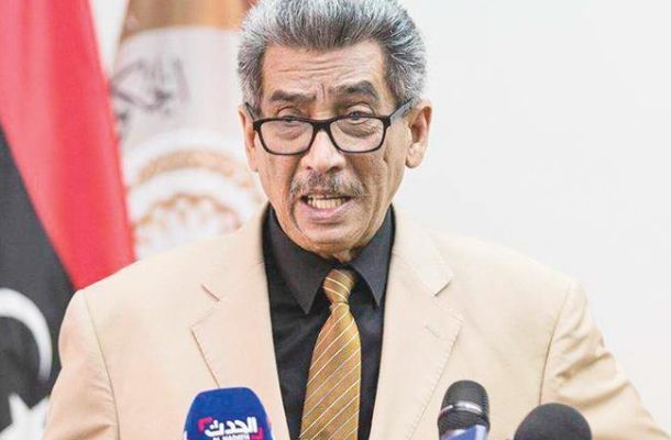 "حسني بي": بعد إعادة فتح النفط واحتجاز إيراداته ورد فعل الكبير .. هذا هو الحل لإرضاء جميع الأطراف