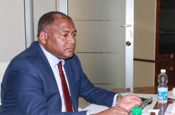 الجمهورية يعلن عن توقف بطاقة الصديق وآلات السحب الآلي"عن الخدمة