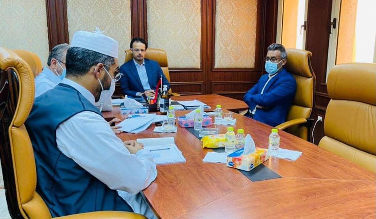 الوشاحي يناقش كيفية إنشاء شركة وطنية لإعادة التأمين