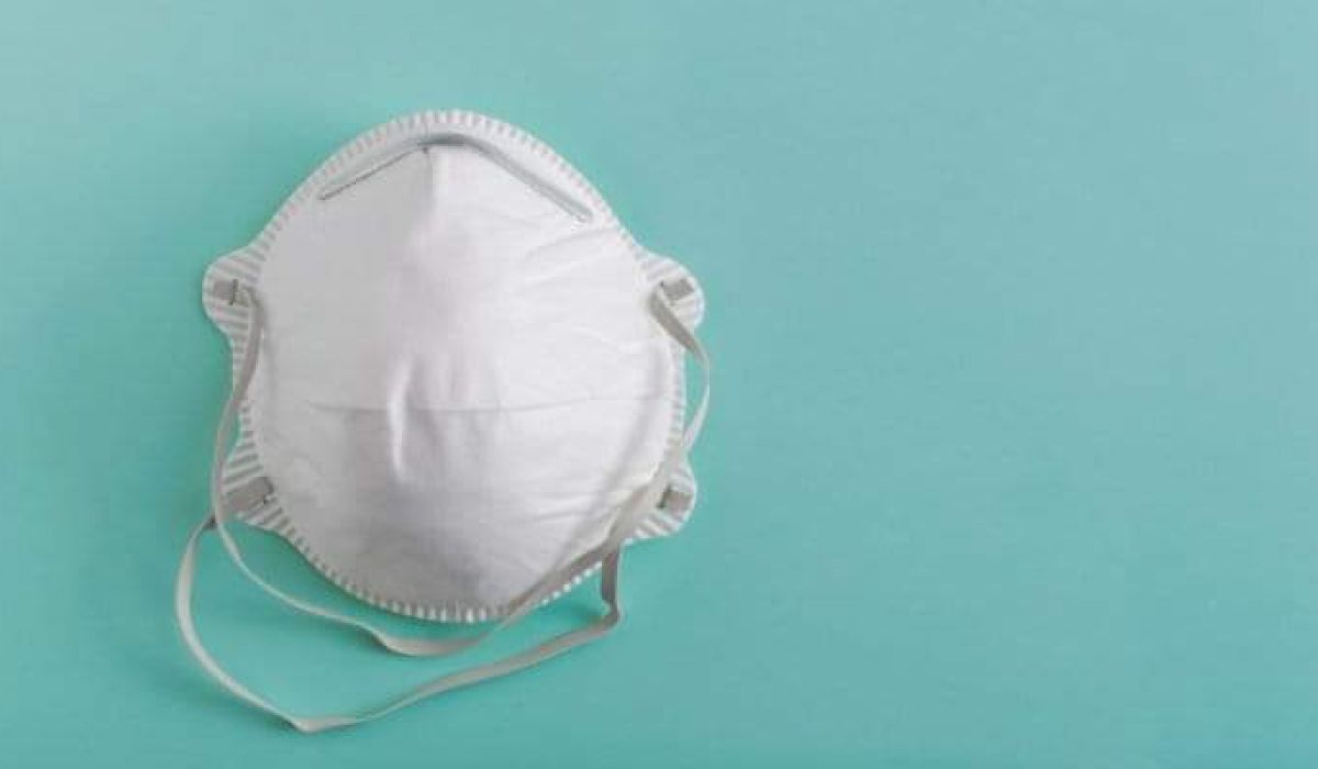 "مكافحة الفساد" ترصد عمليات مشبوهة للمُضاربة بالكمامات ومحاولات تهريبها للخارج