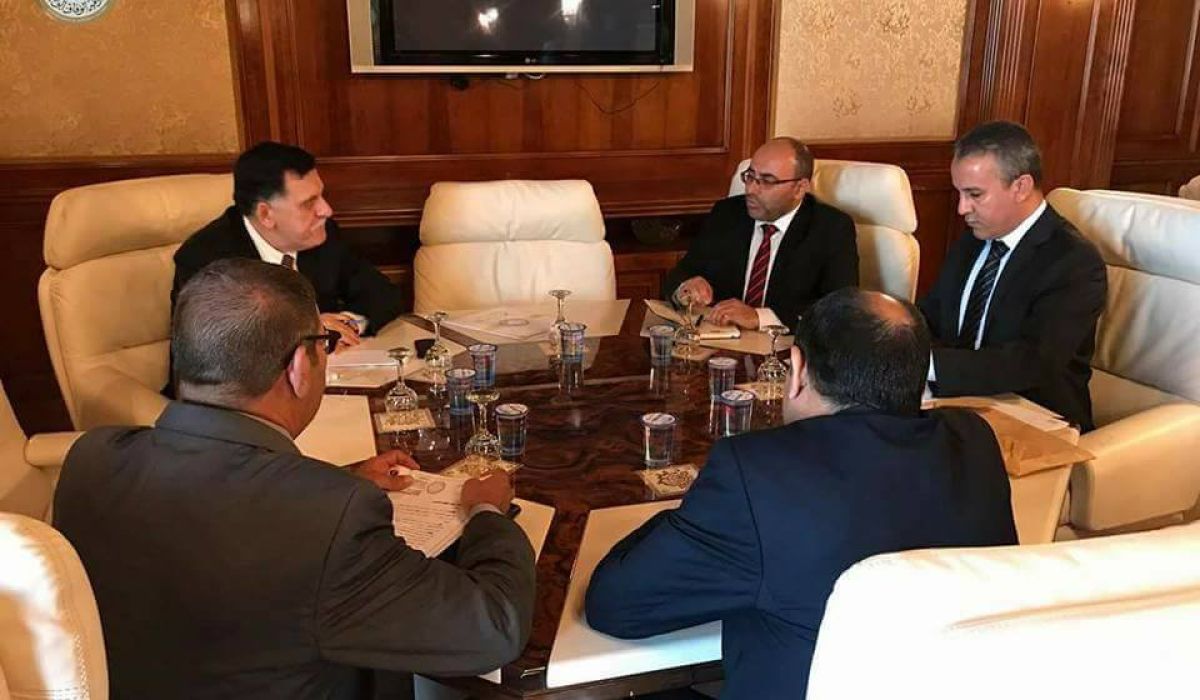 السراج يناقش مع عميد بلدية مصراتة تعويضات المتضررين أثناء حرب التحرير