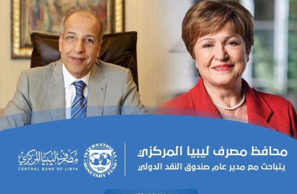الزناتي يقوم بتوقيع صكوك مكافآت العناصر الطبية العاملين بمراكز العزل والفلترة ومحطات التطعيم الكبرى