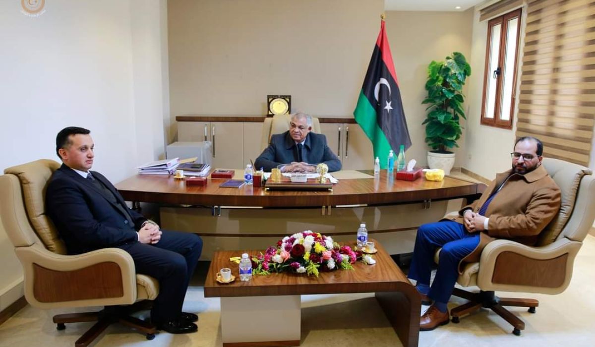 "القطراني" يناقش مع وزير الثروة البحرية ضرورة العمل على توفير البنية التحتية اللازمة لتنشيط الصيد البحري وفتح المجال للإستثمار في هذا القطاع