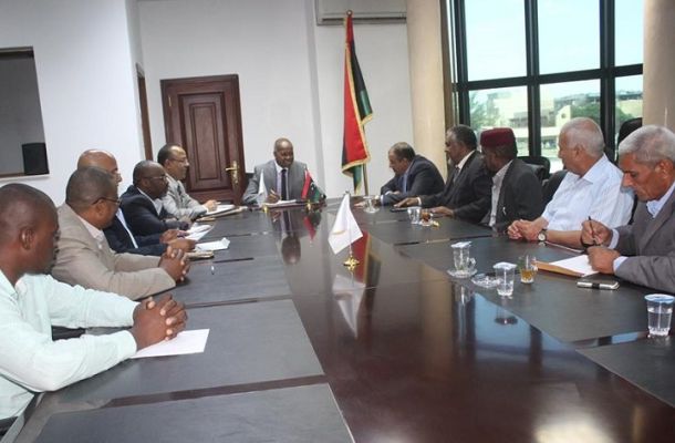 مسلحون يهاجمون أكبر حقل نفطي في ليبيا