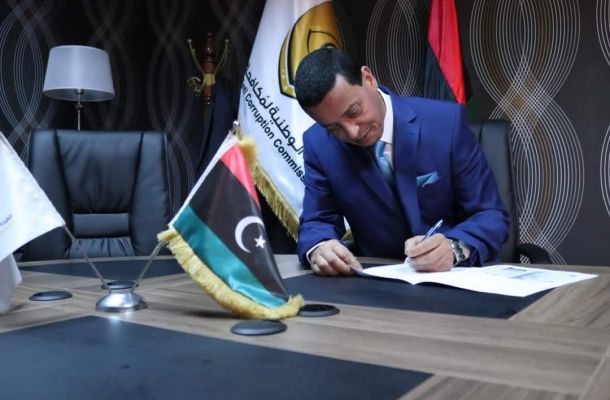 خاص.. مدير إدارة الإصدار بالمركزي يوجه مراسلة إلى المصارف لرفع سقف السحب وتزويد فروعها بالسيولة