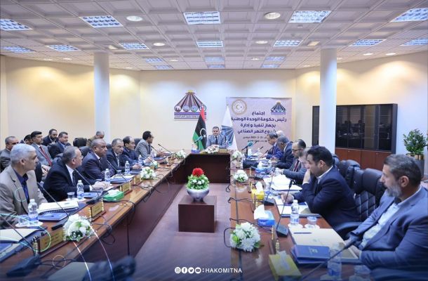 مصرف ليبيا المركزي ينظم دوري لموظفيه بحضور المحافظ وعدد من المسؤولين بالبنك