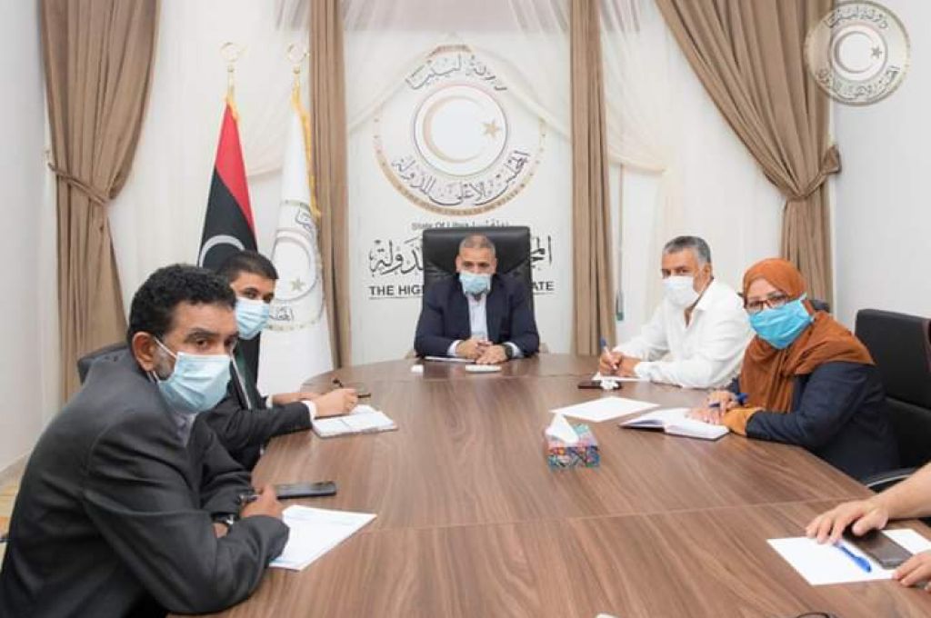 "السراج" يناقش عددًا من الملفات الخدمية الخاصة ببلدية زوارة