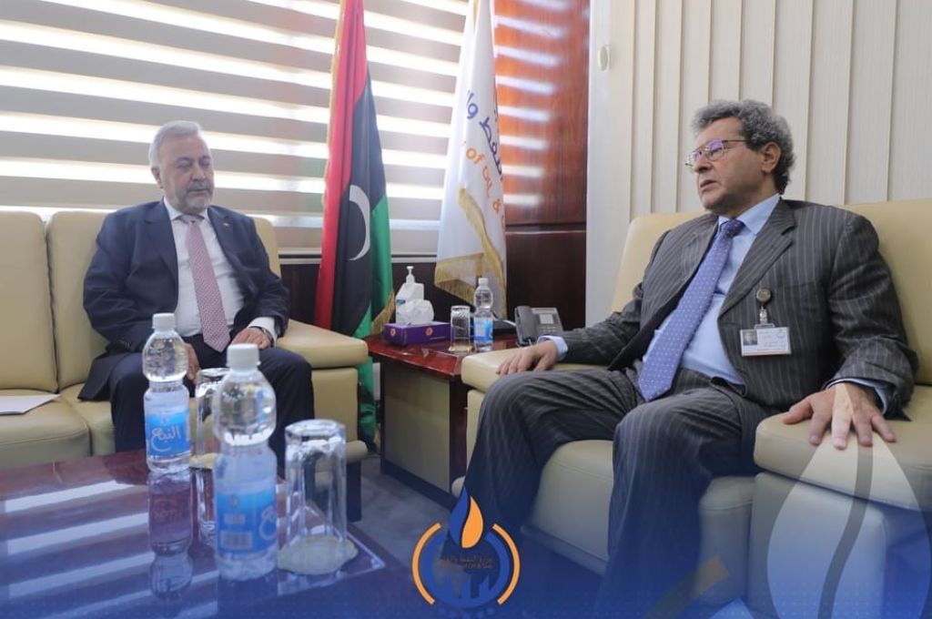 نقابة موظيفي كلية الفنون والإعلام تؤكد الموافقة على زيادة مرتبات موظفي الجامعات