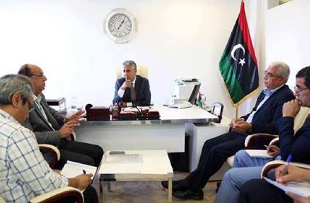 أعضاء من مجلس النواب يتابعون مع عميد بلدية بنغازي المشاريع الجاري تنفيذها