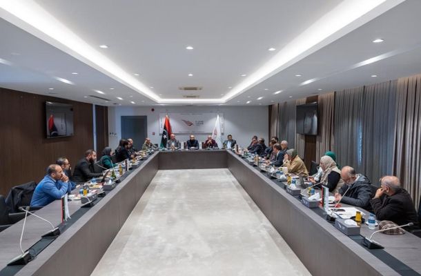 جون أفريك : مذكرة توقيف صادرة عن المحاكم الأوروبية بحق رئيس مجلس إدارة المؤسسة الليبية للاستثمار