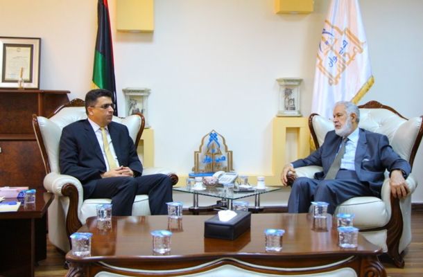 السراج يناقش مع المشري مستجدات الأوضاع الاقتصادية في ظل الاشتباكات