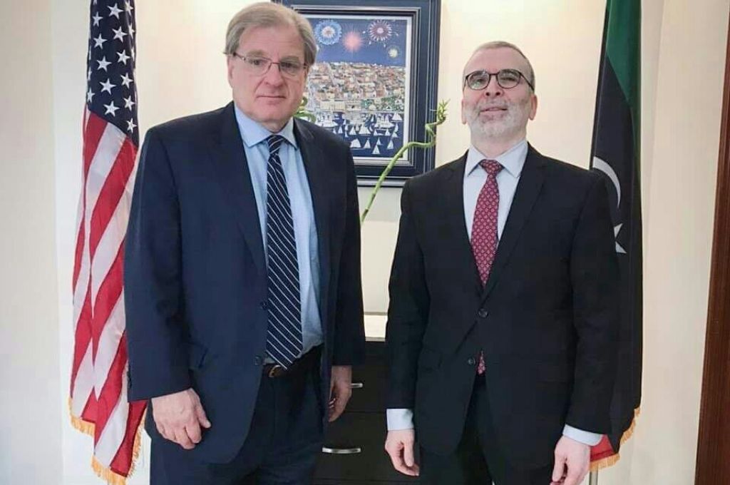 موقع بريطاني: ليبيا والولايات المتحدة تحققان في الذهب المشتبه به للتجارة النقدية بين فنزويلا وحفتر