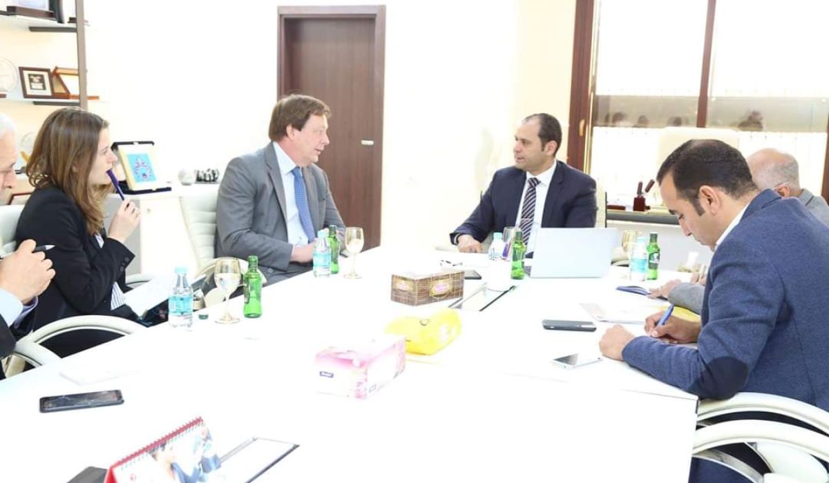 السفير البريطاني يقدم مقترحاً للتعاون مع القطاع الخاص البريطاني لتطوير التعليم في ليبيا