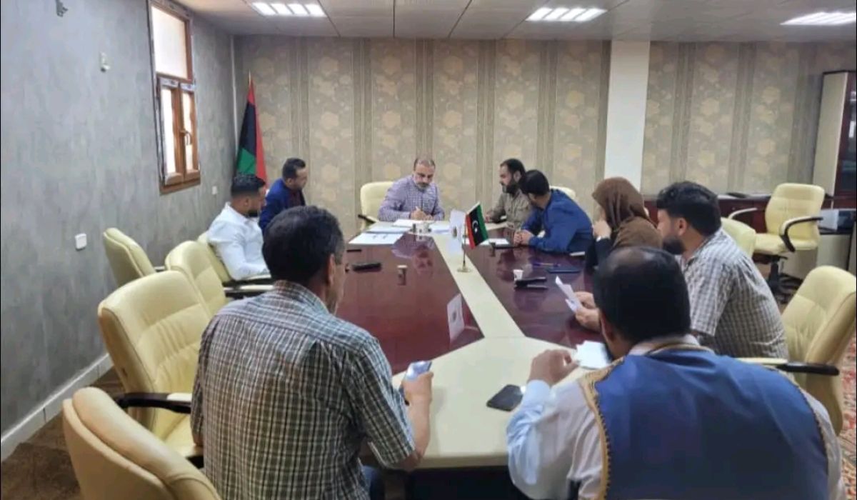 بلدي ترهونة يبحث مع لجنة العطاءات المشاريع داخل البلدية والمخططات العامة