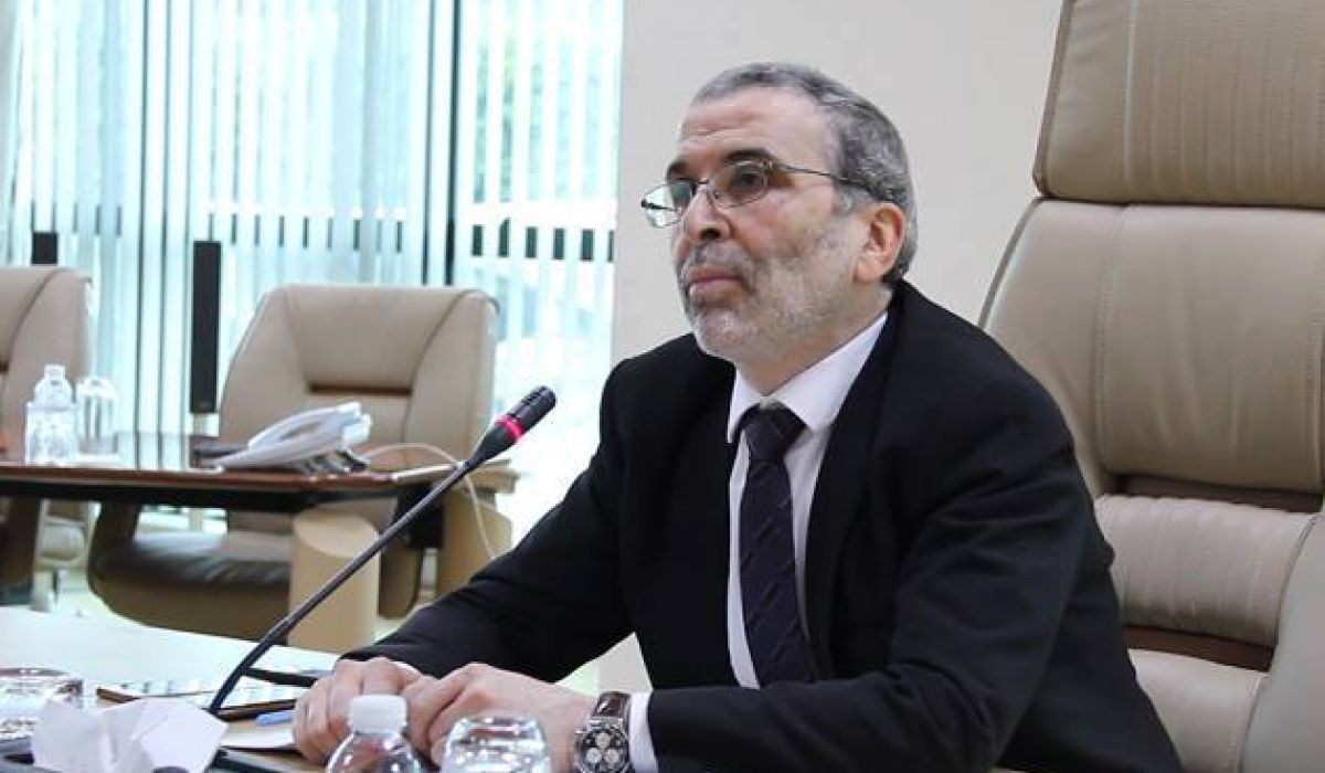صنع الله : لا توجد إلا مؤسسة وطنية واحدة للنفط ومقرها طرابلس والمؤسسة "الوهمية" ببنغازي باعت النفط بأبخس الأثمان
