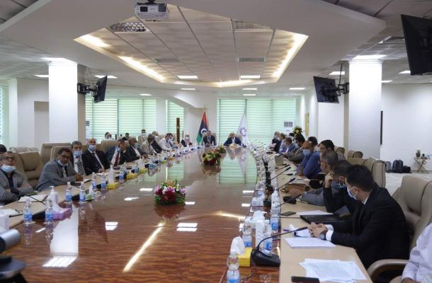 عميد بلدية سوق الجمعة يلتقي الشنطي لنقاش ملف عقود الشركات بالمنطقة
