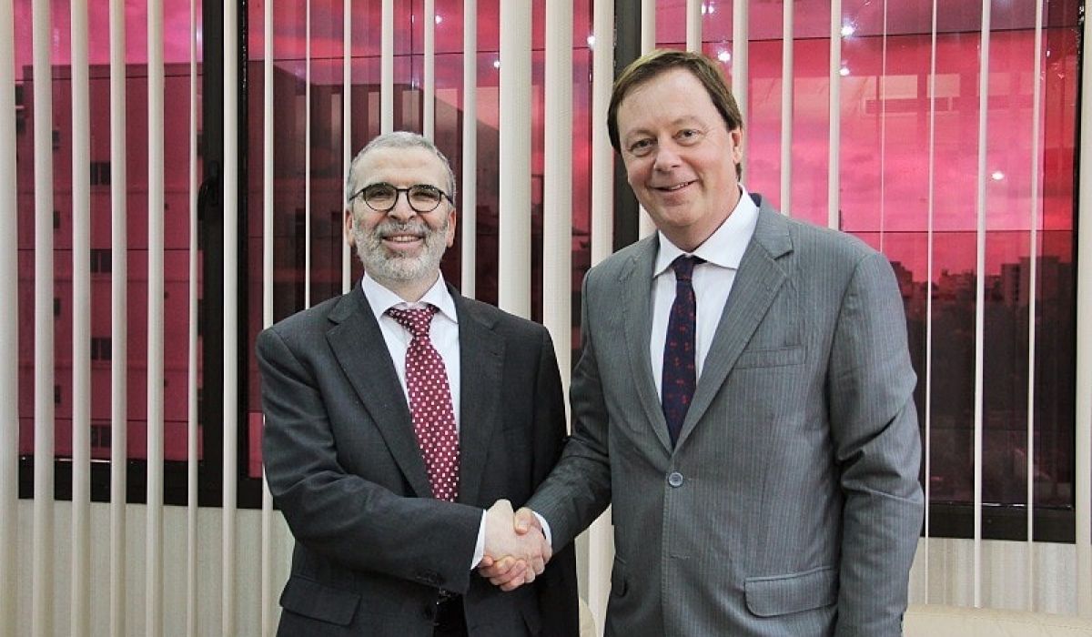 صنع الله يبحث مع سفير بريطانيا مكافحة تهريب الوقود وتطوير قطاع النفط