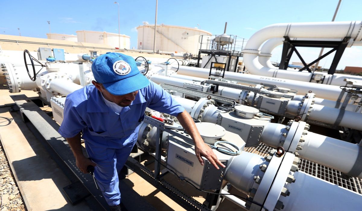 لجنة الطاقة بمجلس نواب طرابلس تحذر من كارثة بشرية بسبب إغلاق الموانئ النفطية