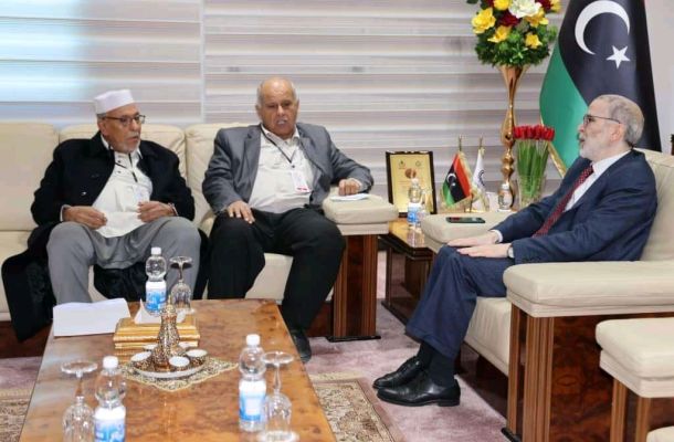 مجموعة من ممثلي الشركات التركية في زيارة إلى وزير النفط