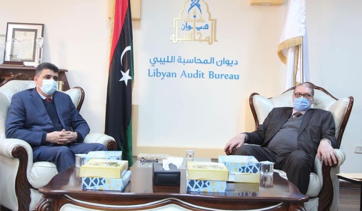 شكشك يعقد اجتماعاً مع رئيس إدارة القضايا بديوان المحاسبة وعددًا من المختصين