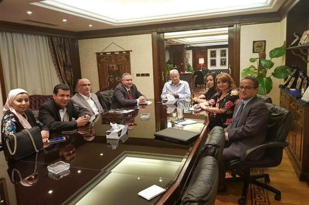 السراج يوافق على 299 معاملة لاستيراد الأدوية والمعدات والمستلزمات الطبية ضمن الموازنة الاستيرادية