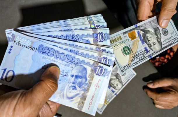 خاص.. مصرف الجمهورية يناقش تنظيم نشاط الصرافة ويطلق تطبيقًا جديدًا للشركات والمكاتب