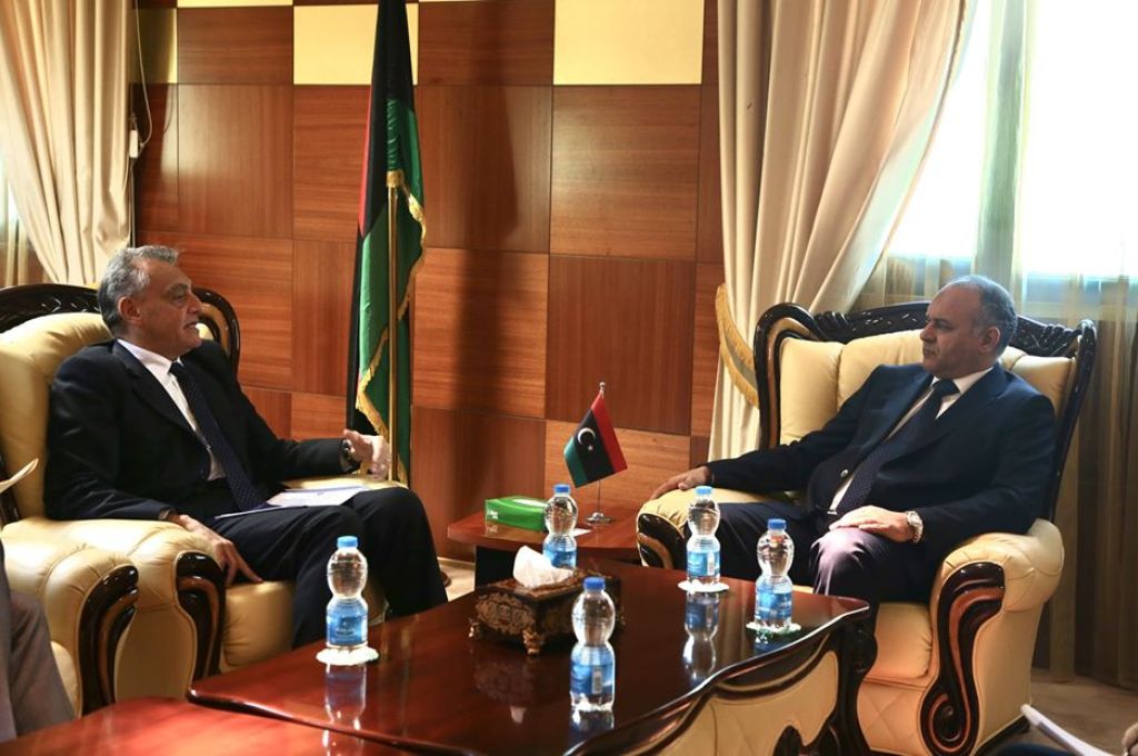 "العيساوي" يبحث مع السفير الإيطالي أوجه التعاون الاقتصادي والتجاري والصناعي