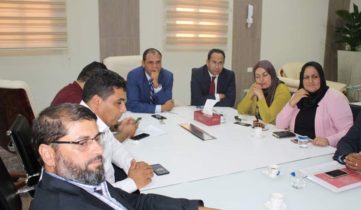 عبد الجليل يجتمع مع نواب وعمداء بلديات المنطقة الغربية وجنوب طرابلس