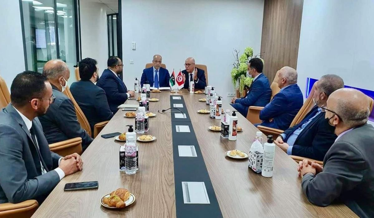 محافظ مصرف ليبيا المركزي ونظيره التونسي يوقعان مذكرة تفاهم لتعزيز التعاون في مجالات العمل المشترك