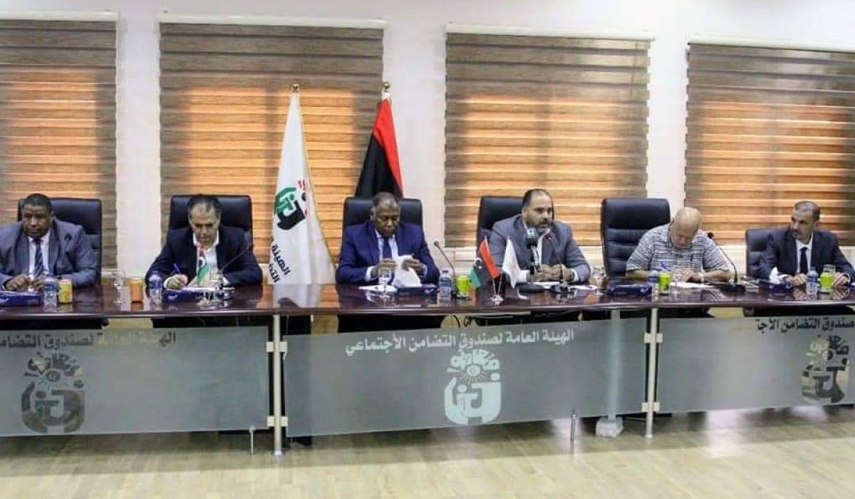 "المبروك" يبحث آليات لمصادر استثمارية لتمويل صندوق التضامن الاجتماعي