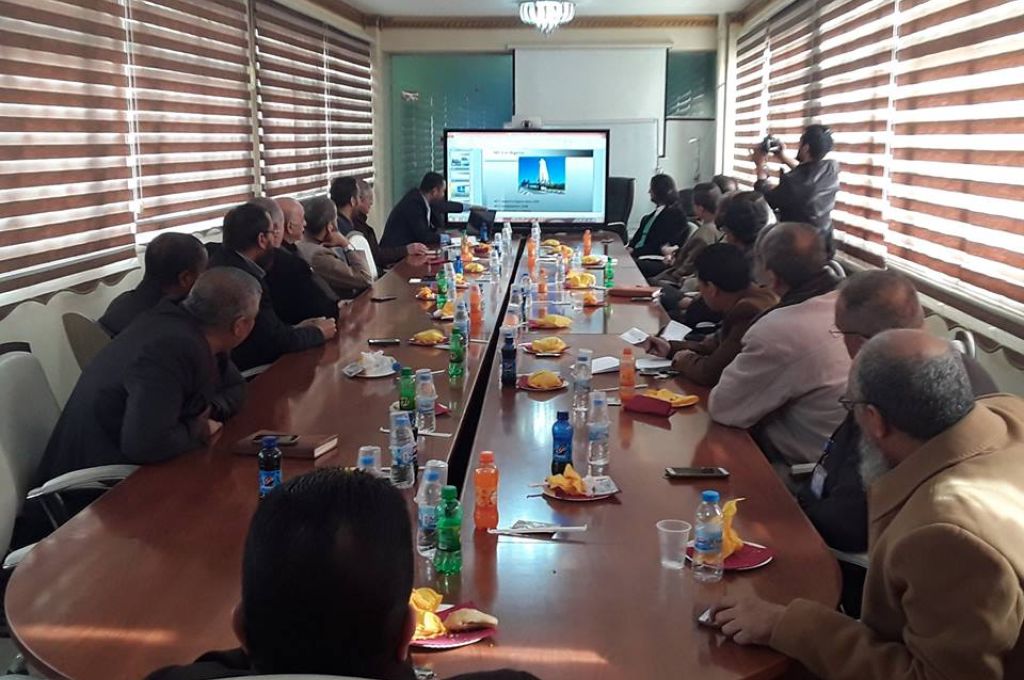 رئيس شركة سرت يعقد اجتماعا مع مدير أمن منفذ البريقة البحري