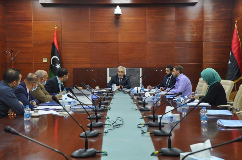 أبوهيسة يناقش آليات العمل داخل هيئة المناطق الصناعية